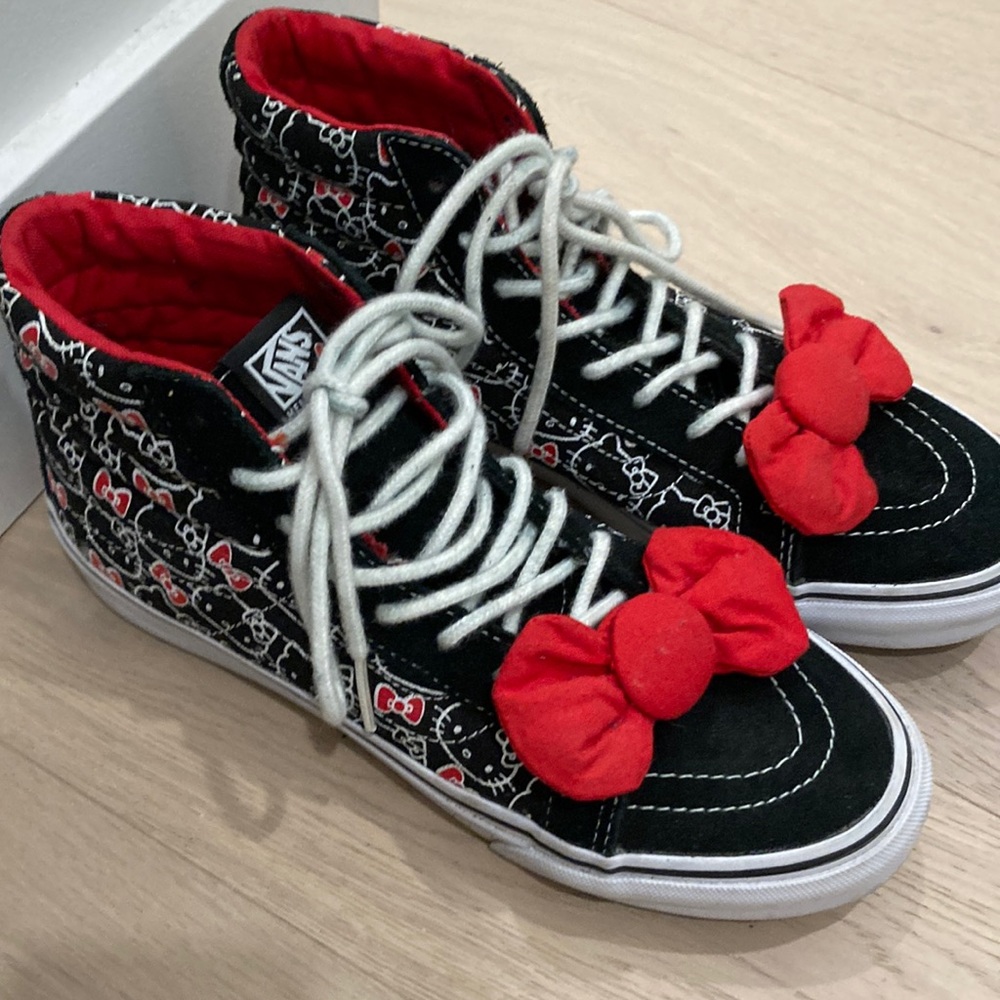 Vans hello kitty 7.5 ex condition
